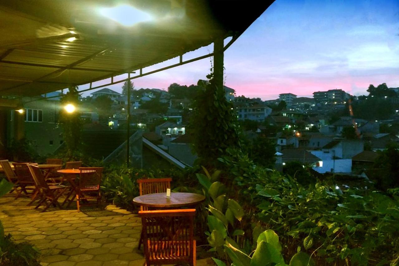 Auberge de jeunesse Omah Pelem Syariah à Semarang Extérieur photo